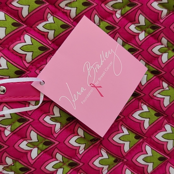 Vera BradleyTote. The pink/green original-multi color inside- reversible - Picture 4 of 6